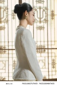 VEST LỬNG TWEED VÂN KEM ĐẬM CƠI TÚI NGỰC