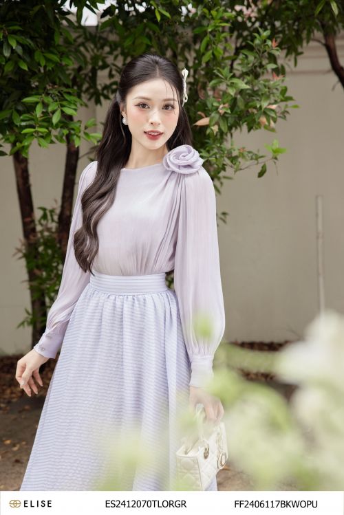 ÁO TƠ ÓNG GHI ĐÍNH HOA CỔ