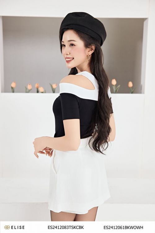 ÁO THUN ĐEN CỔ LỆCH PHỐI TRẮNG