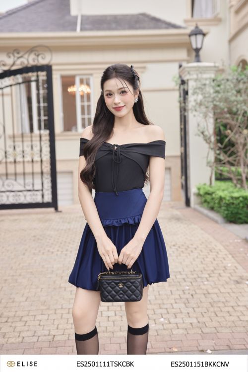 ÁO THUN ĐEN TRỄ VAI DÂY NƠ