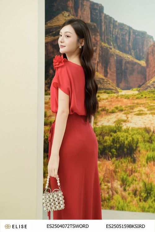 SM CÁT ĐỎ NHÚN VAI