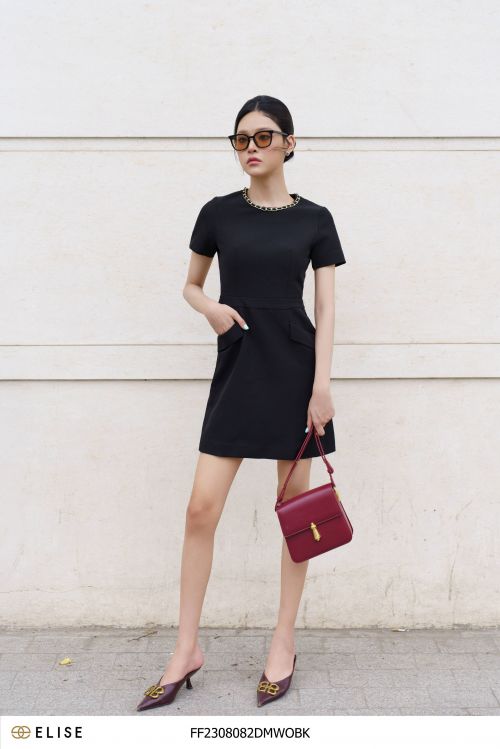 ĐẦM ĐEN CỔ ĐÍNH DÂY XÍCH