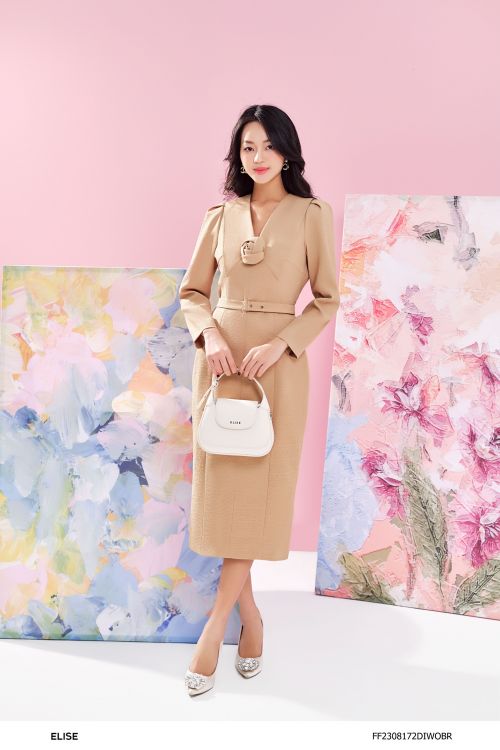ĐẦM NÂU BE CỔ V ĐÍNH HOA