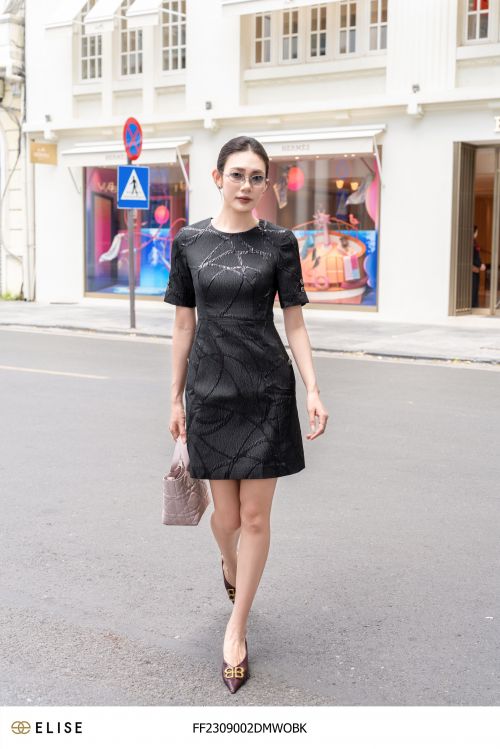ĐẦM GẤM ĐEN VÂN SÓNG TAY XẺ CHỒNG