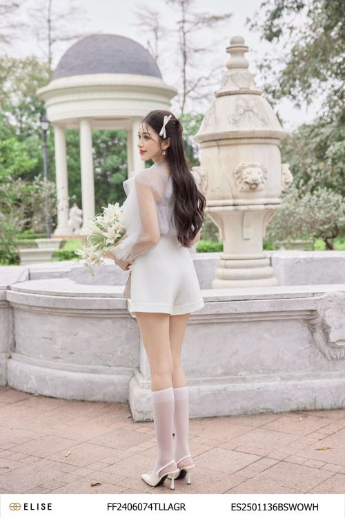 QUẦN SOOC TRẮNG LƠ VÊ GẤU GÂN GIỮA