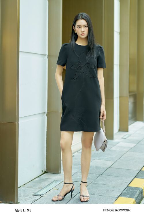 ĐẦM SUÔNG ĐEN NGỰC ĐÍNH HOA NỔI