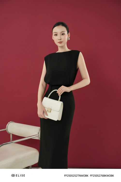 ÁO ĐEN VAI CHỜM TÀ GẬP LIỀN