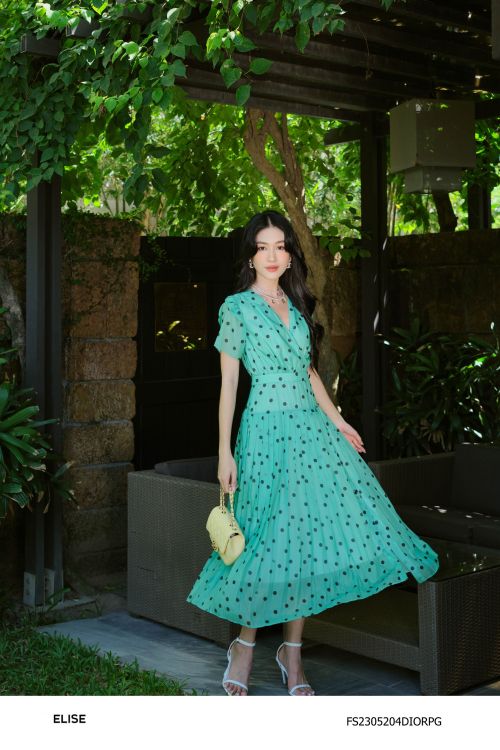 ĐẦM TƠ CHẤM BI ĐEN NỀN XANH CỔ V