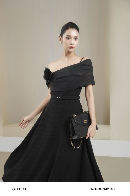 ĐẦM ĐEN CỔ TƠ XẾP NHÚN LỆCH ĐÍNH HOA