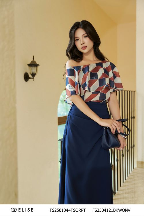 ÁO TƠ KEM HT RUBIC TRỄ VAI LỆCH BÈO CỔ