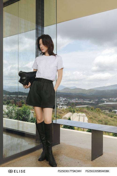 QUẦN SOOC UMI ĐEN XẾP LY ĐÍNH LOGO