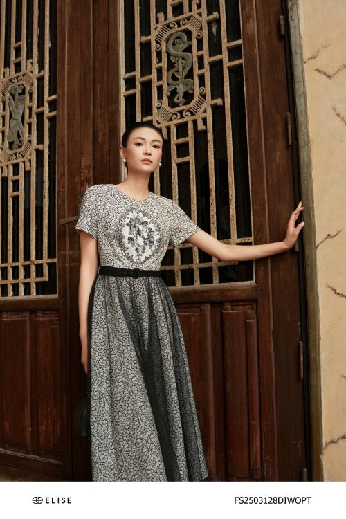 ĐẦM TRẮNG HOA ĐEN PHỦ LƯỚI