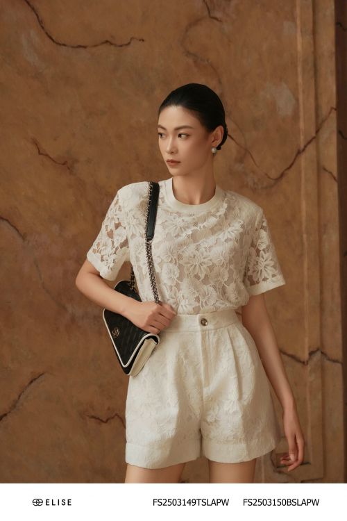 ÁO REN HOA TRẮNG BO CỔ