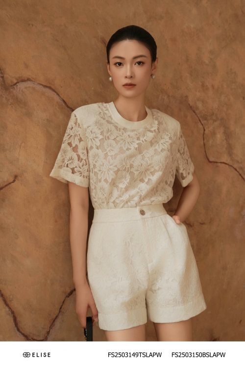 ÁO REN HOA TRẮNG BO CỔ