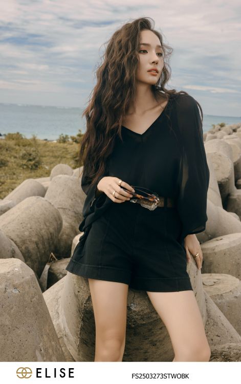 SET ÁO CHIFFON ĐEN TAY DƠI