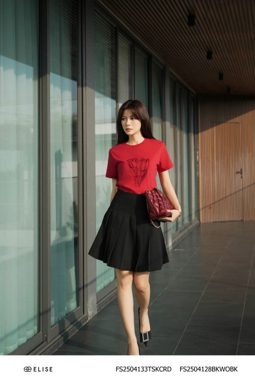 ÁO THUN THÊU HOA NỔI ĐÍNH ĐÁ
