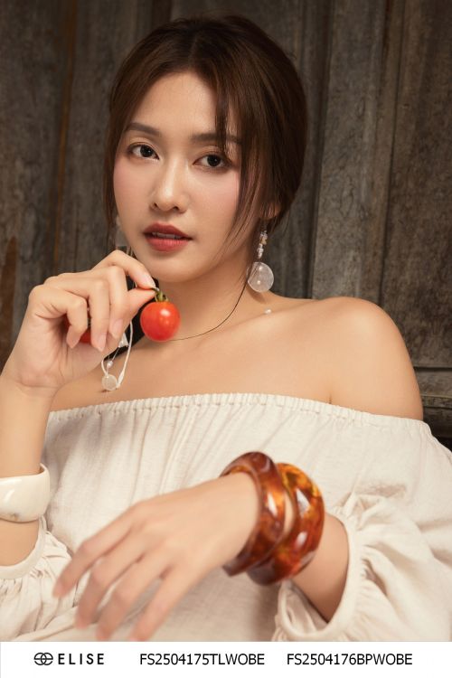 ÁO ĐŨI BE TRỄ VAI