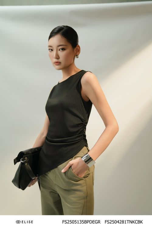 ÁO THUN ĐEN NHÚN EO LỆCH TÀ