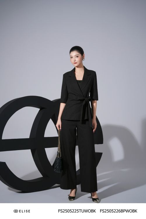 VEST NÂU VÀNG CỔ V TÚI ỐP DIỄU CHỈ