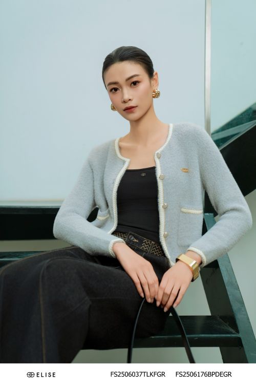 ÁO KHOÁC LEN GHI ĐÍNH LOGO NGỰC