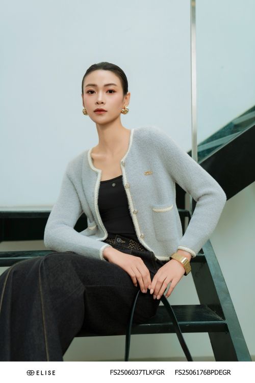 ÁO KHOÁC LEN GHI ĐÍNH LOGO NGỰC