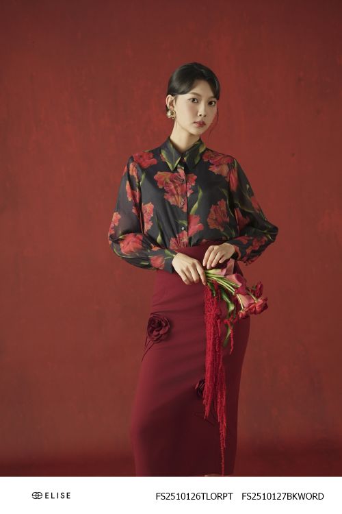 CV VÂN ĐỎ SẪM XẺ SAU ĐÍNH HOA NỔI