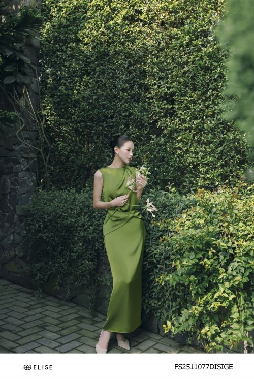 ĐẦM LỤA XANH LÁ XẾP NHÚN VAI XẺ SAU