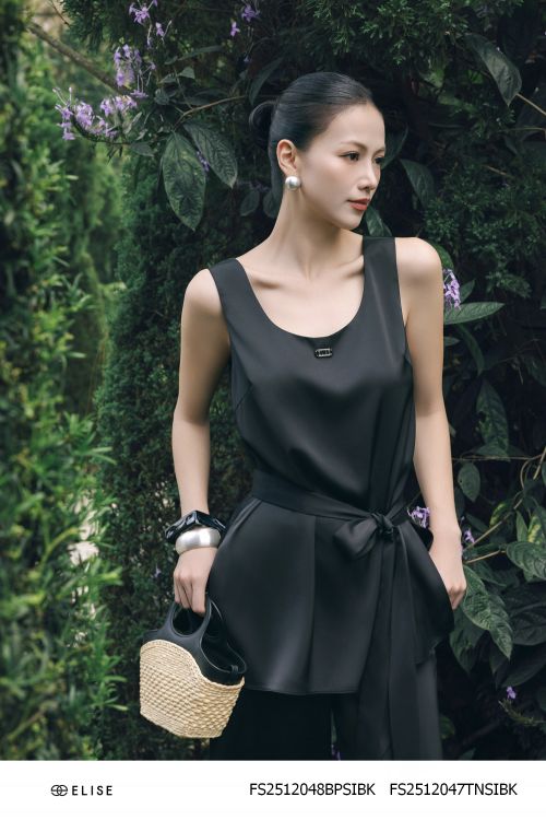 ÁO LỤA ĐEN SÁT NÁCH XẺ TÀ DÂY ĐAI