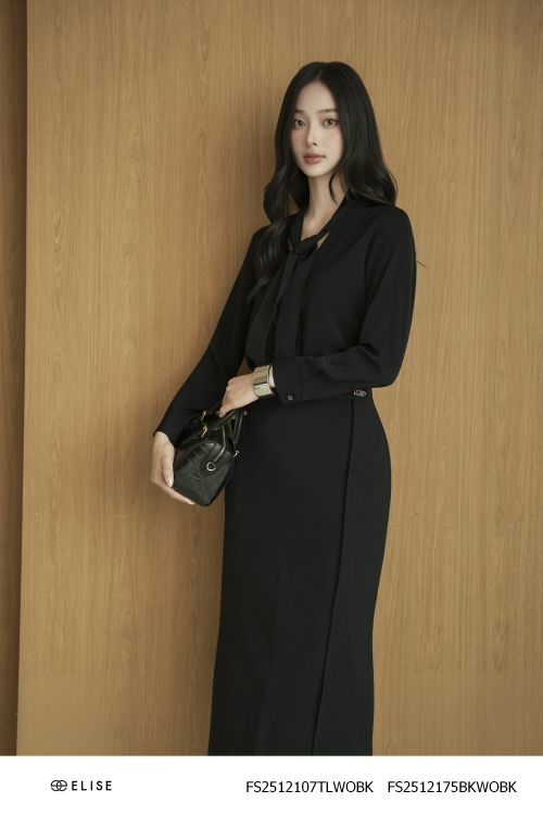 SM ĐEN CỔ V DÂY CHÉO