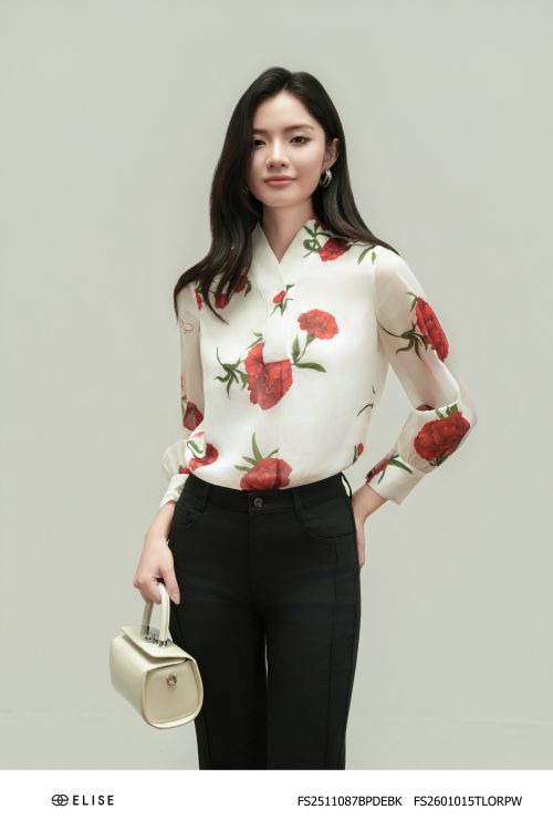 ÁO TƠ HOA NỀN TRẮNG CỔ V