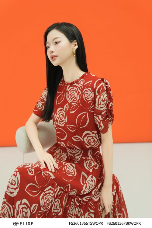 ÁO CHIFFON HOA NỀN ĐỎ XÉP BÈO TAY