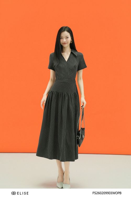 ĐẦM TUYTSY ĐEN KẺ TRẮNG CỔ V