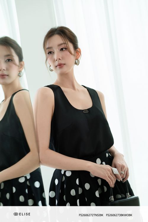 ÁO LỤA ĐEN SÁT NÁCH ĐÍNH LOGO