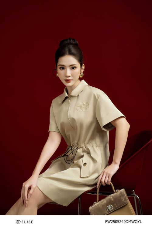 ĐẦM KAKI BE VÀNG THÊU BÔ ĐÊ LOGO