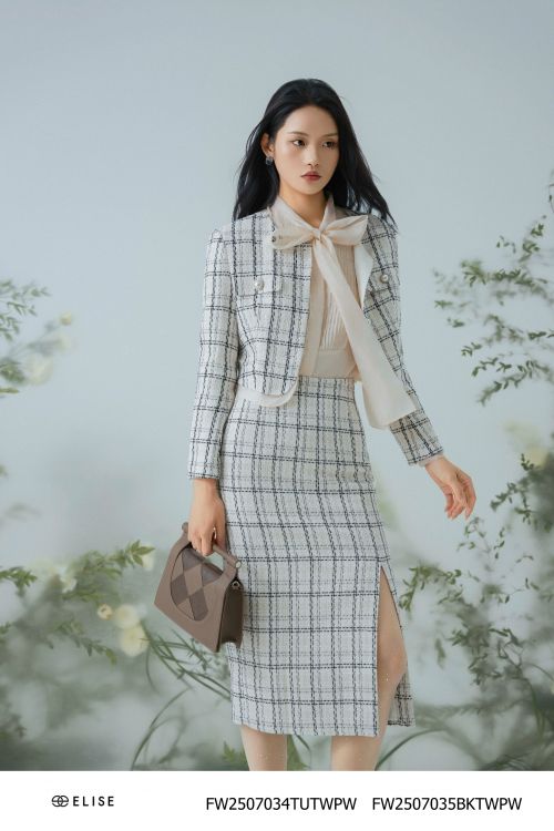 ÁO KHOÁC TWEED TRẮNG KT KẺ ĐEN PHỐI VẠT TƠ