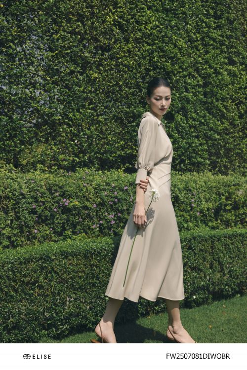 ĐẦM BE NÂU CỔ CHÉO XẾP MÍ