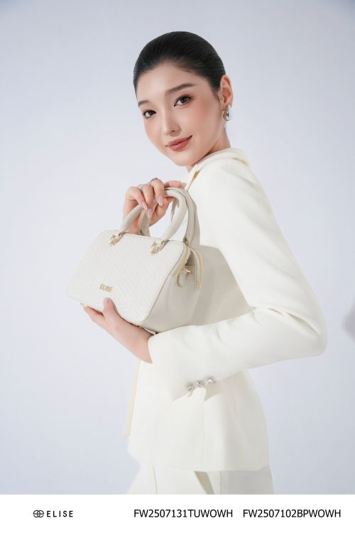 VEST TUYTSY TRẮNG NẮP TÚI
