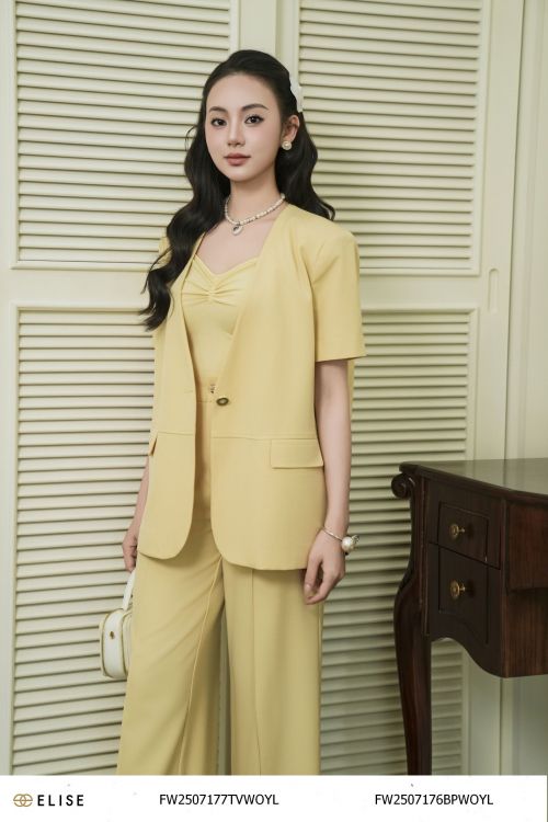 VEST VÀNG CỔ V TÚI ỐP DIỄU CHỈ