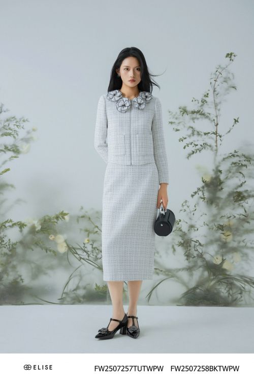 JUPE DẠ TWEED TRẮNG KẺ KIM TUYẾN