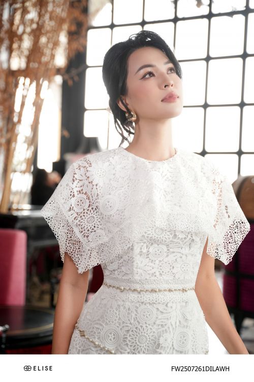 ĐẦM REN HOA CHỈ TRẮNG VAI CAPE