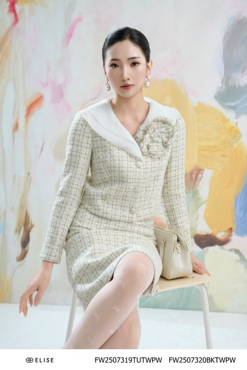 ÁO KHOÁC TWEED TRẮNG KẺ KT PHỐI CỔ TƠ