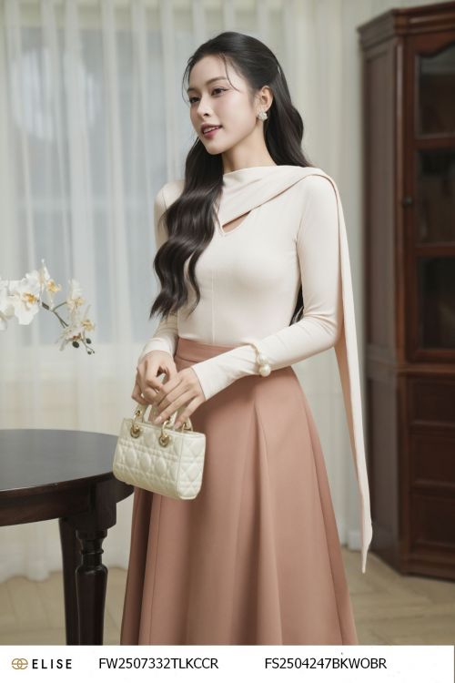 ÁO THUN TRẮNG KEM CỔ KHĂN