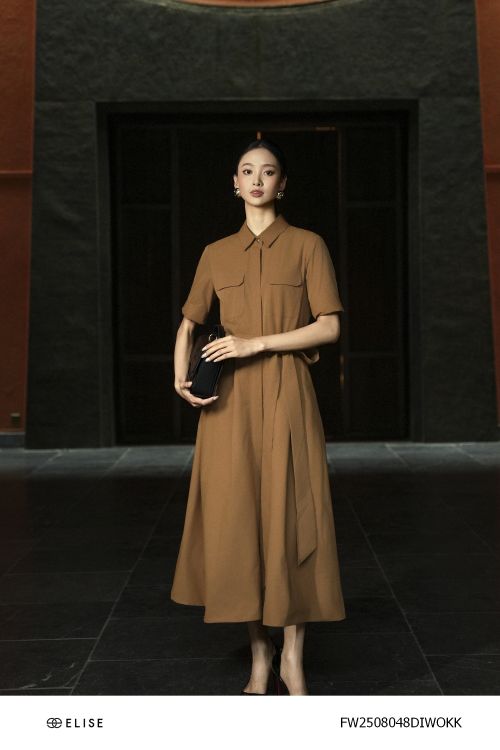 ĐẦM KAKI NÂU VÀNG CỔ ĐỨC BUỘC ĐAI EO