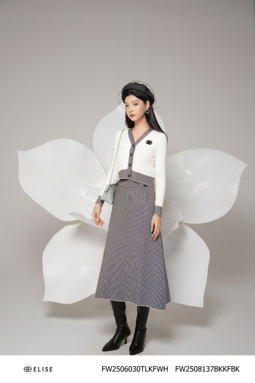 JUPE LEN A DỆT KẺ ĐEN TRẮNG