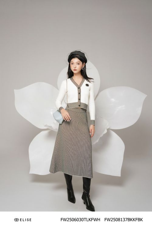 JUPE LEN A DỆT KẺ ĐEN TRẮNG