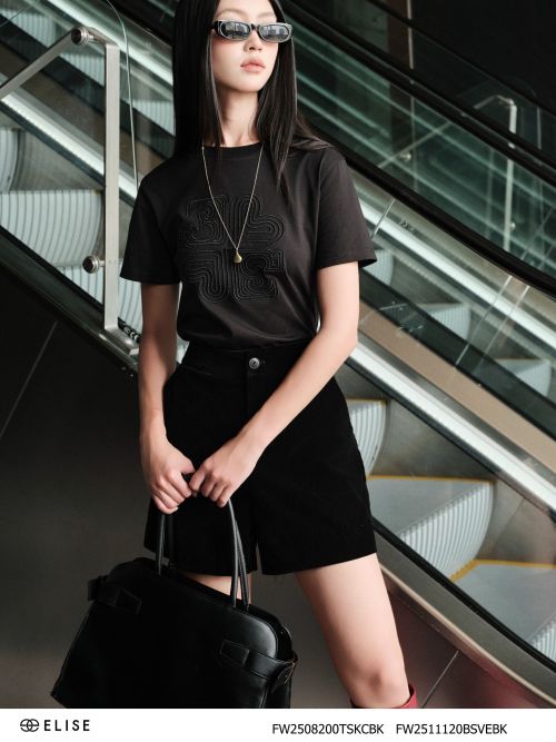 ÁO THUN ĐEN THÊU KIM TUYẾN