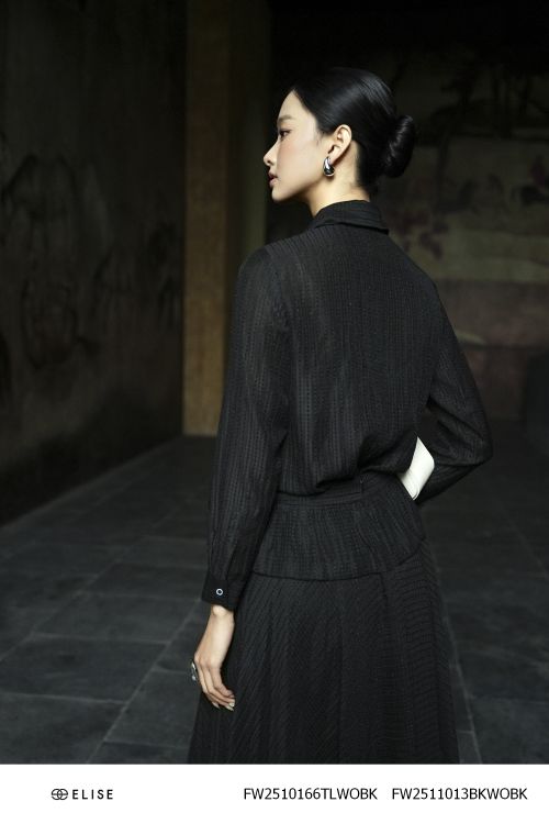 SM VOAN VÂN Ô ĐEN KÈM NƠ CỔ