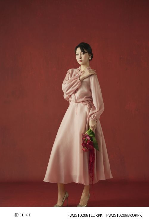 CHÂN VÁY TƠ NHŨ HỒNG ĐÍNH HOA EO