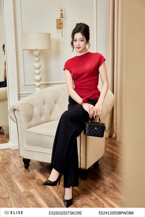 ÁO  THUN ĐỎ NHÚN VAI EO