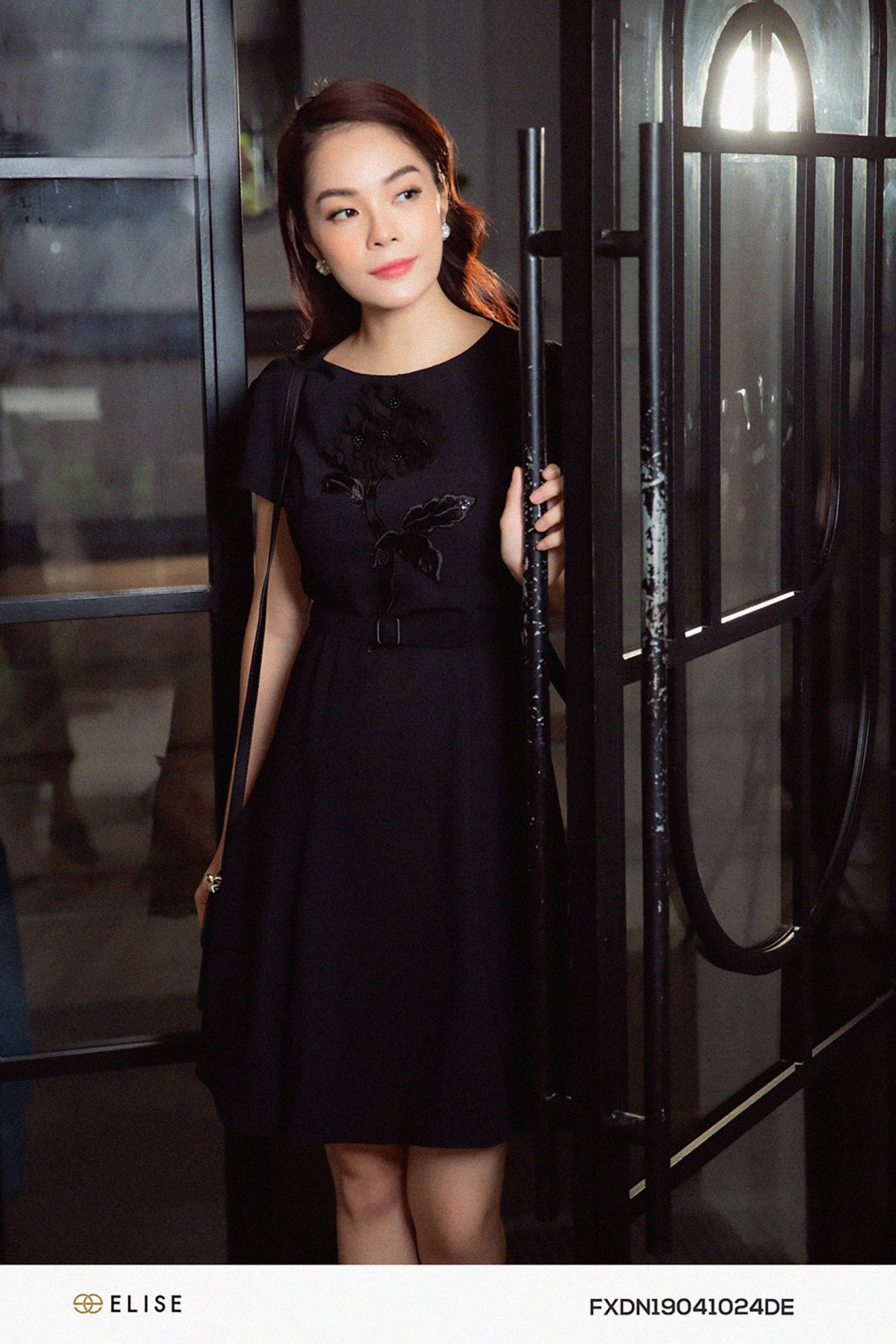 Đầm đen hoa PK